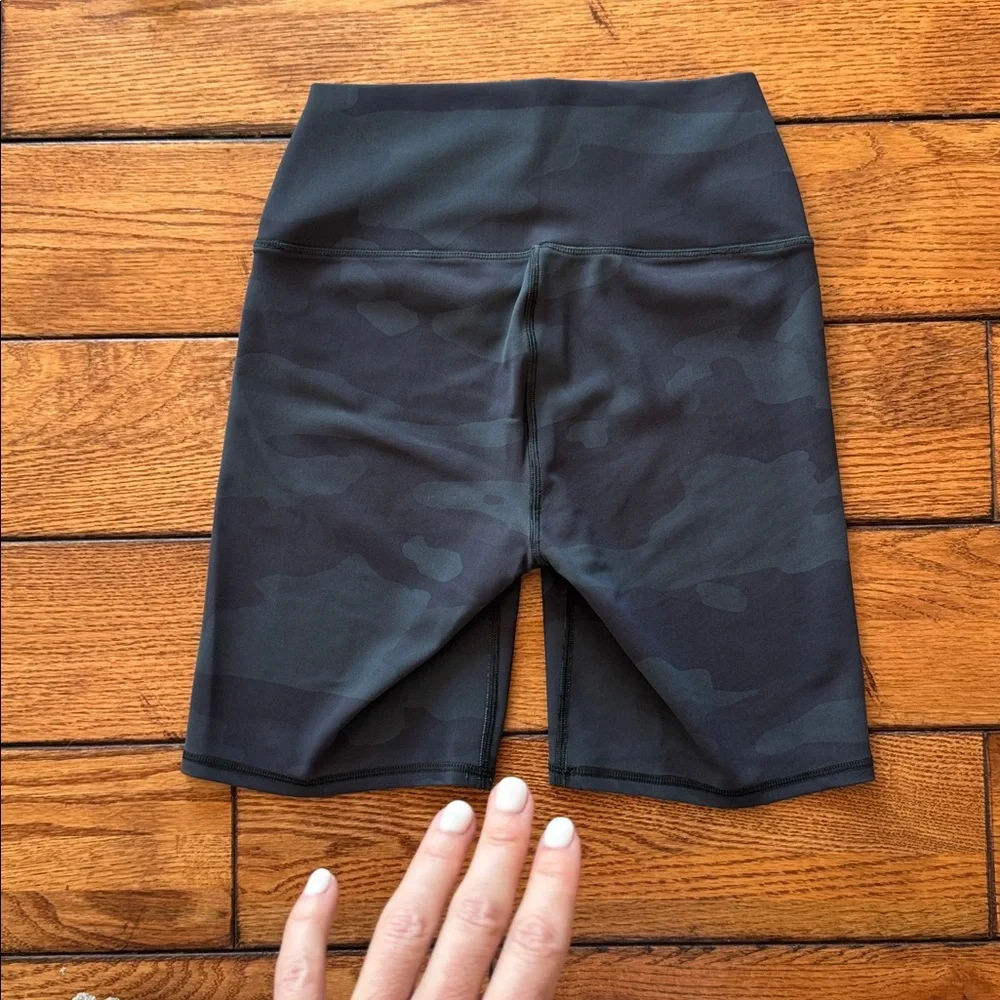 ALO‎ Yoga Vapor Camouflage High Waist Biker Shorts Black Sz Small Workout Gym